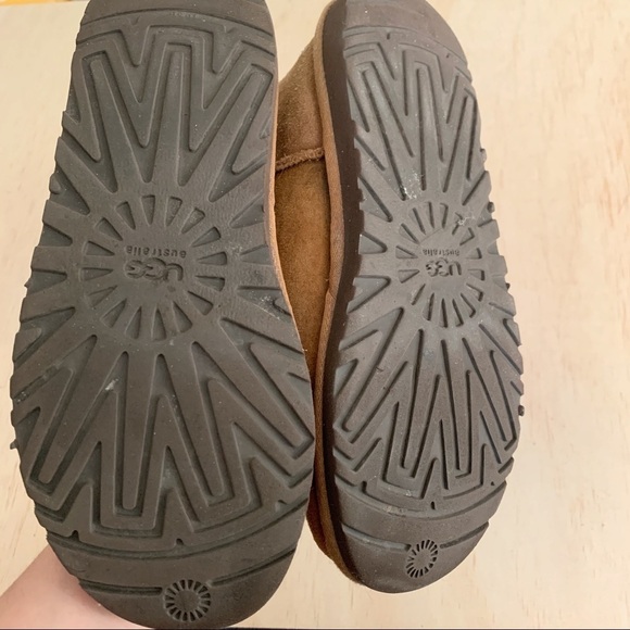 Ugg | Bailey triplet button distressed boots 6 - Picture 6 of 6